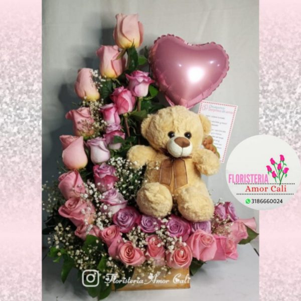 Arreglo floral lindo rosas y peluche