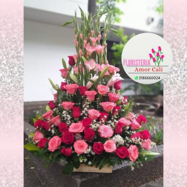 Arreglo floral rosas variadas