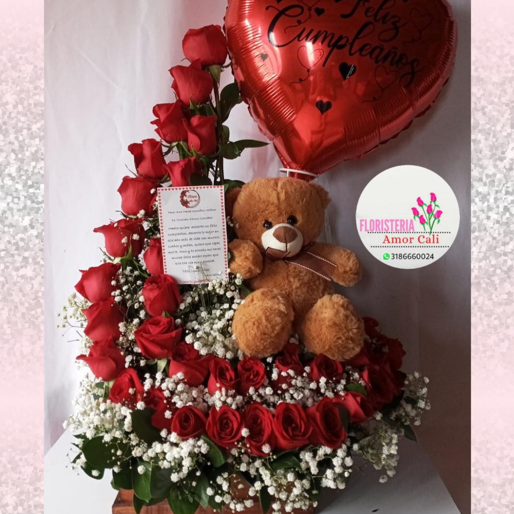 Arreglo floral rosas y peluche -