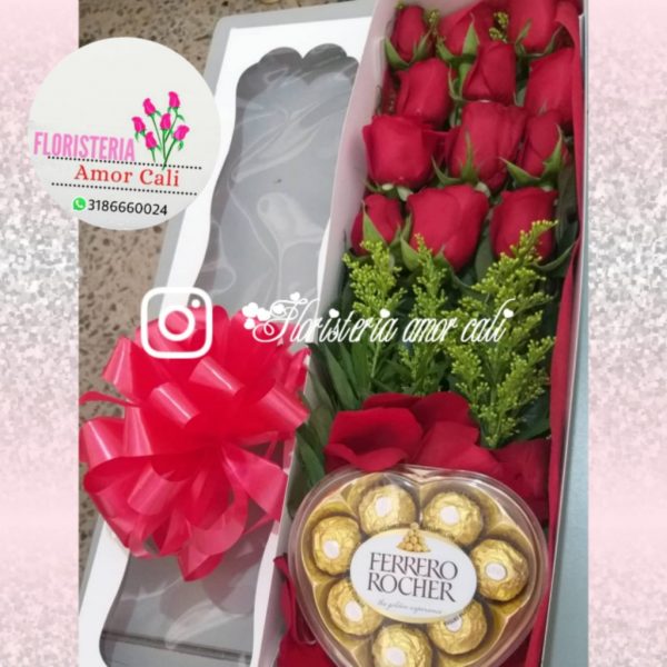 detalle floral con rosas y chocolate