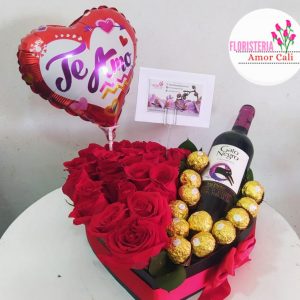 corazón de rosas y licor