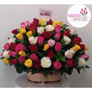 HERMOSA CANASTA DE ROSAS
