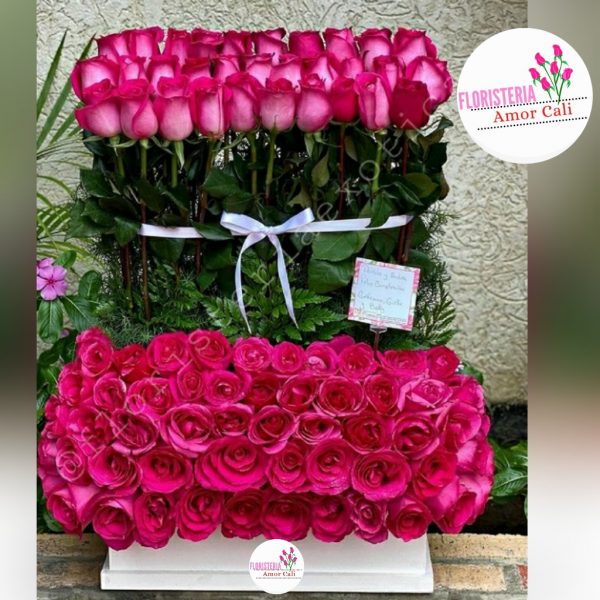 arreglo floral fucsia