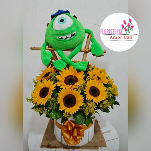 lindo arreglo de girasoles y peluche