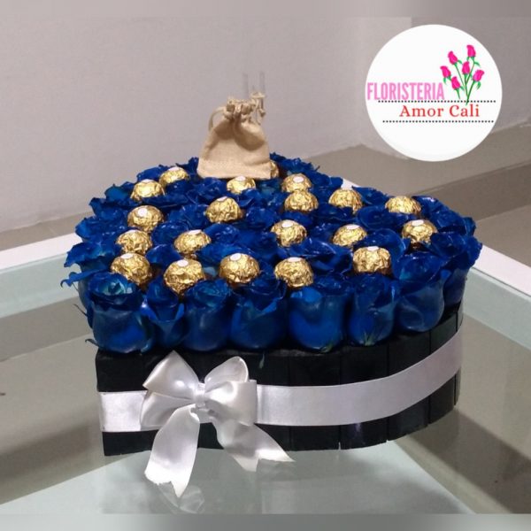 corazón de rosas azules