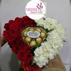 corazón de rosas y chocolate en cali
