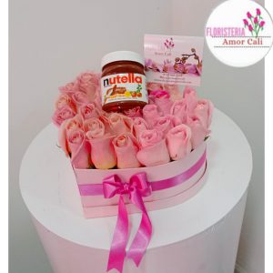 corazón rosas y chocolate