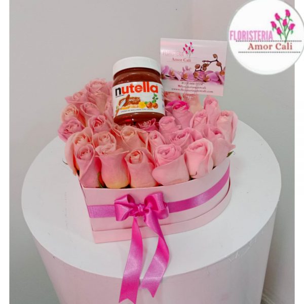 corazón rosas y chocolate