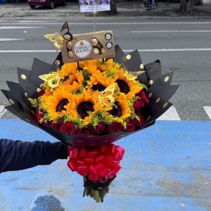 girasoles y rosas